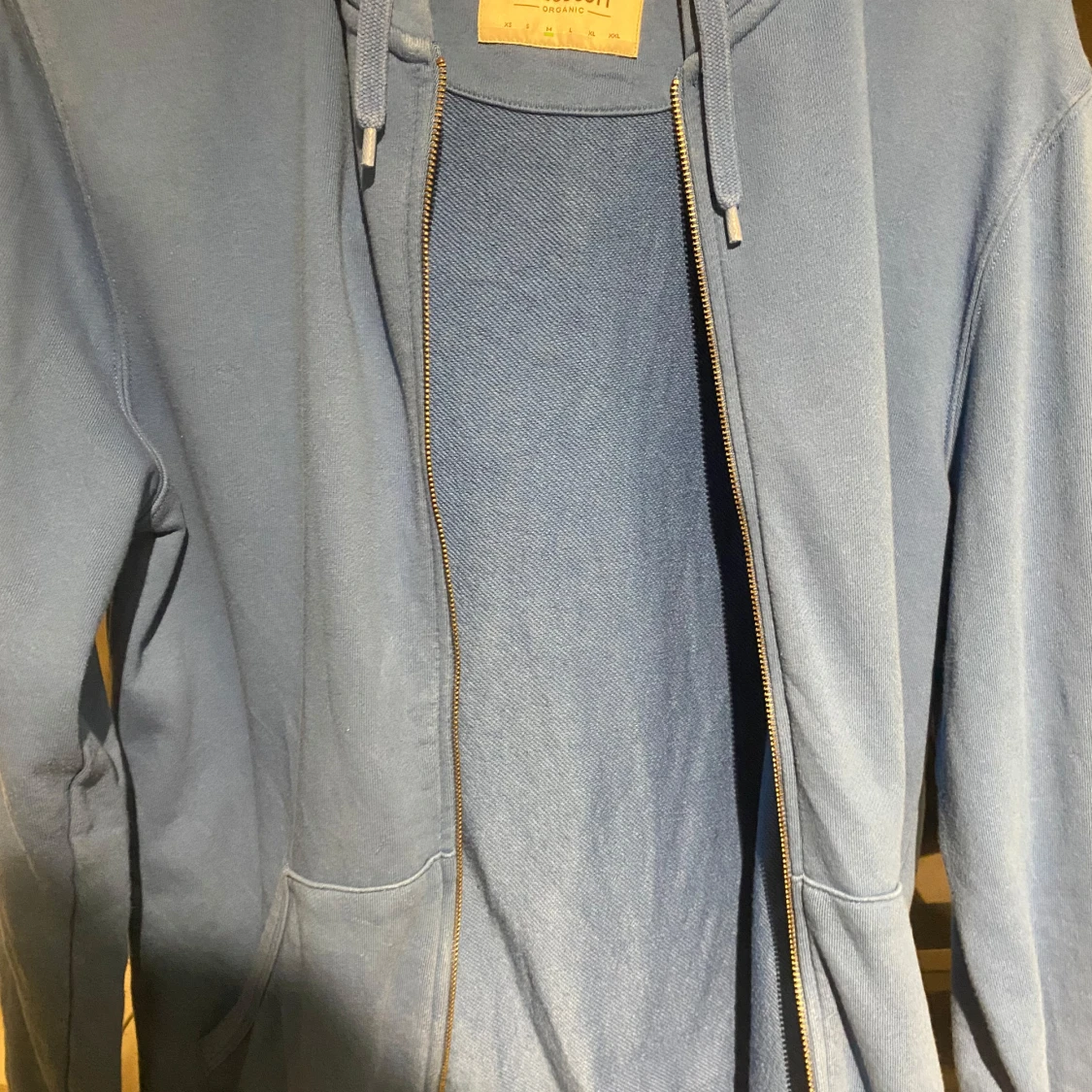 Blå hoodie från Lyle & Scott - 1