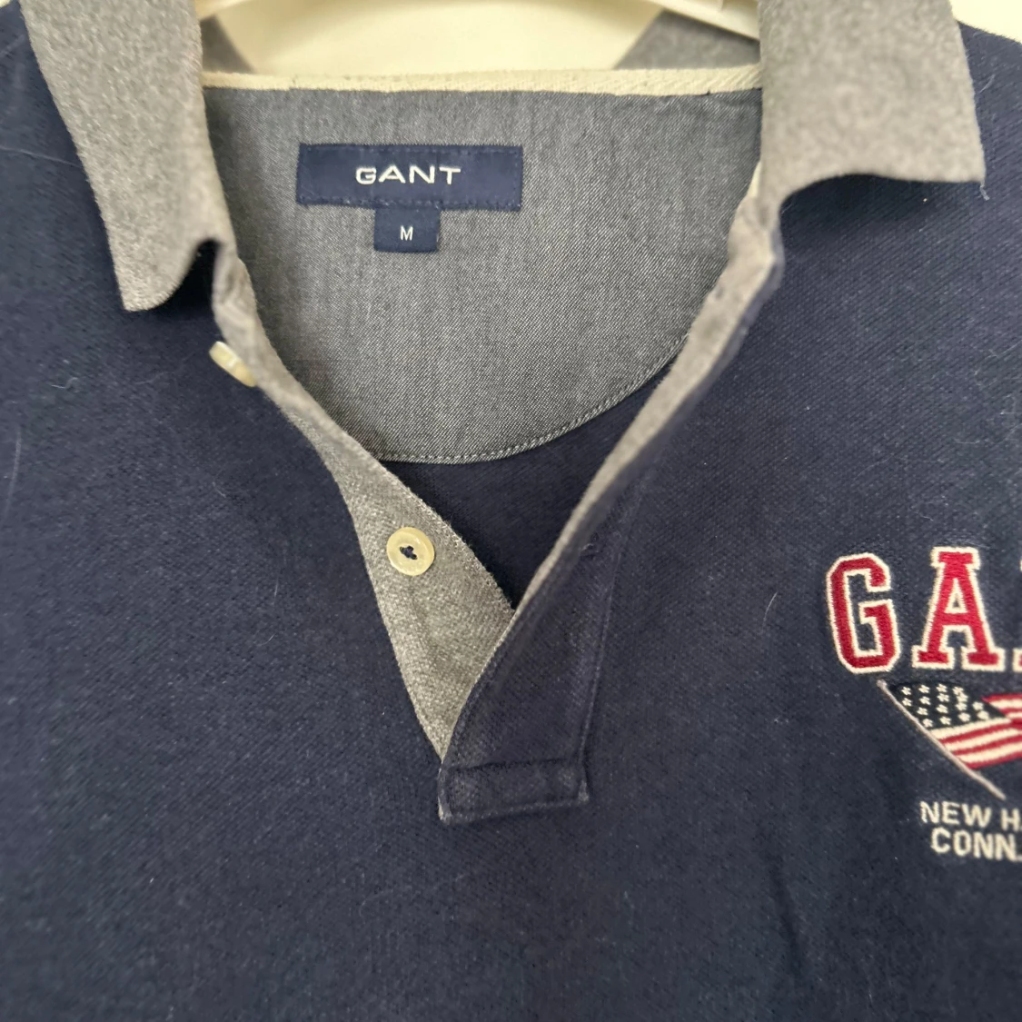 Marinblå pikétröja från GANT - 2