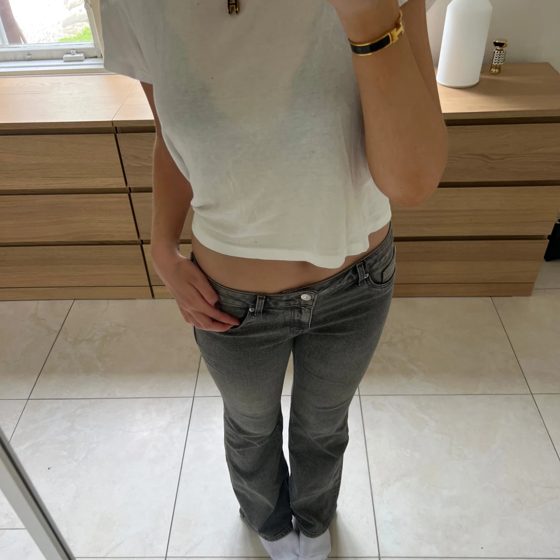 Grå bootcut jeans med låg midja - 1