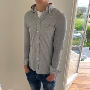 Polo Ralph lauren skjorta  - Säljer nu denna polo Ralph lauren skjorta, skriv för fler bilder/frågor🙌🏼