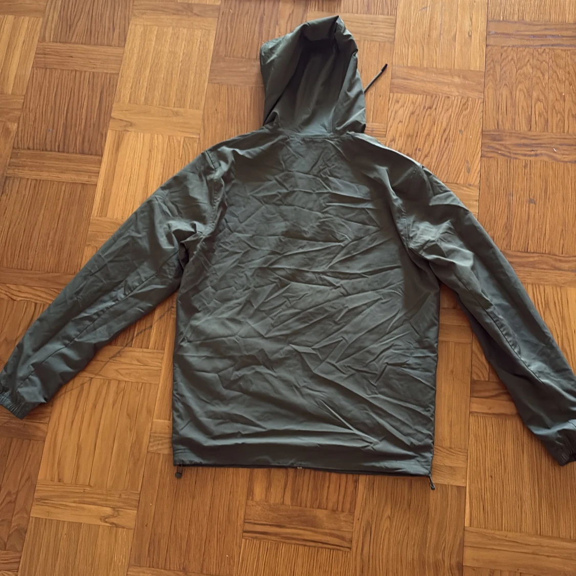 Olivgrön vindjacka från Under Armour - 3