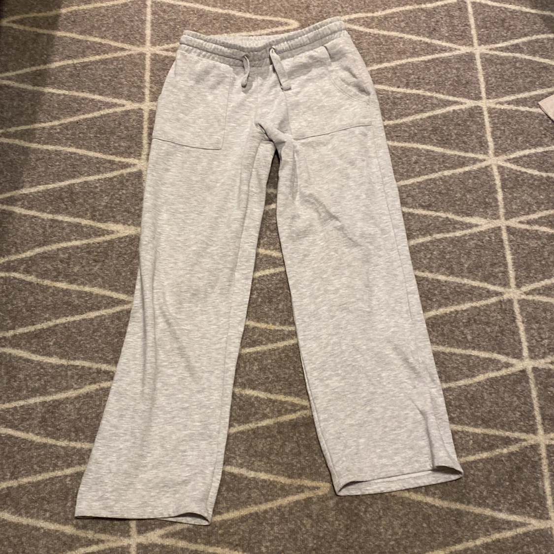 Grå mjukisbyxor från lager 157, stl 160