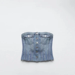Jeans topp zara - Snygg jeans topp ifrån zara! Kommer ej till användning 