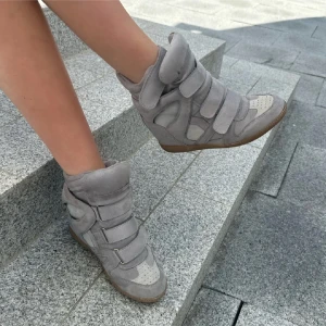 Isabelle marant skor  - Såå snygga Isabelle marant liknande skor🌸klacken är ca 5cm