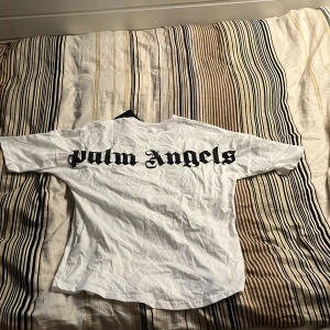 Vit Palm Angels t-shirt med tryck - Pris kan diskuteras vid snabb affär 