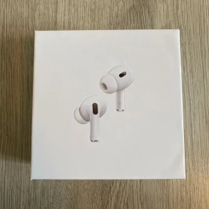 Air, pod PRO generation 2 - Alla tillbehör följer med. Funkar utan problem. Skicka gärna prisförslag
