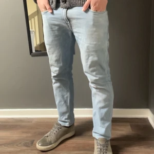 Replay jeans - Replay Rocco // W30 L30 // modellen är 175 och väger 70 // Pris 399 // Skick 7/10 // Tveka inte på att höra av er vid frågor eller funderingar!