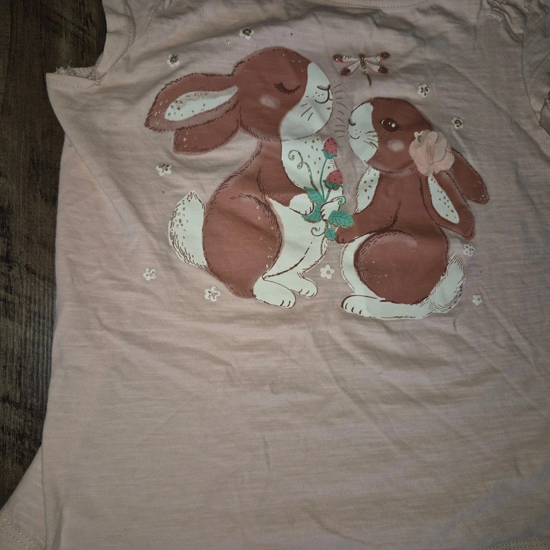 Rosa t-shirt med kaninmotiv från C&A - 1