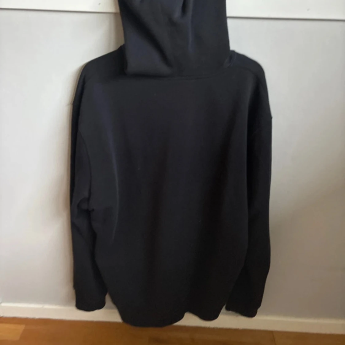 Svart hoodie från Moschino - 2