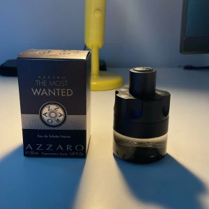 Azzaro the most Wanted edt 50ml - Hej, säljer min azzoro the most wanted edt som är en ganska fräsch doft som funkar på sommaren de är cirka 40 ml kvar av 50. Kan diskutera pris.