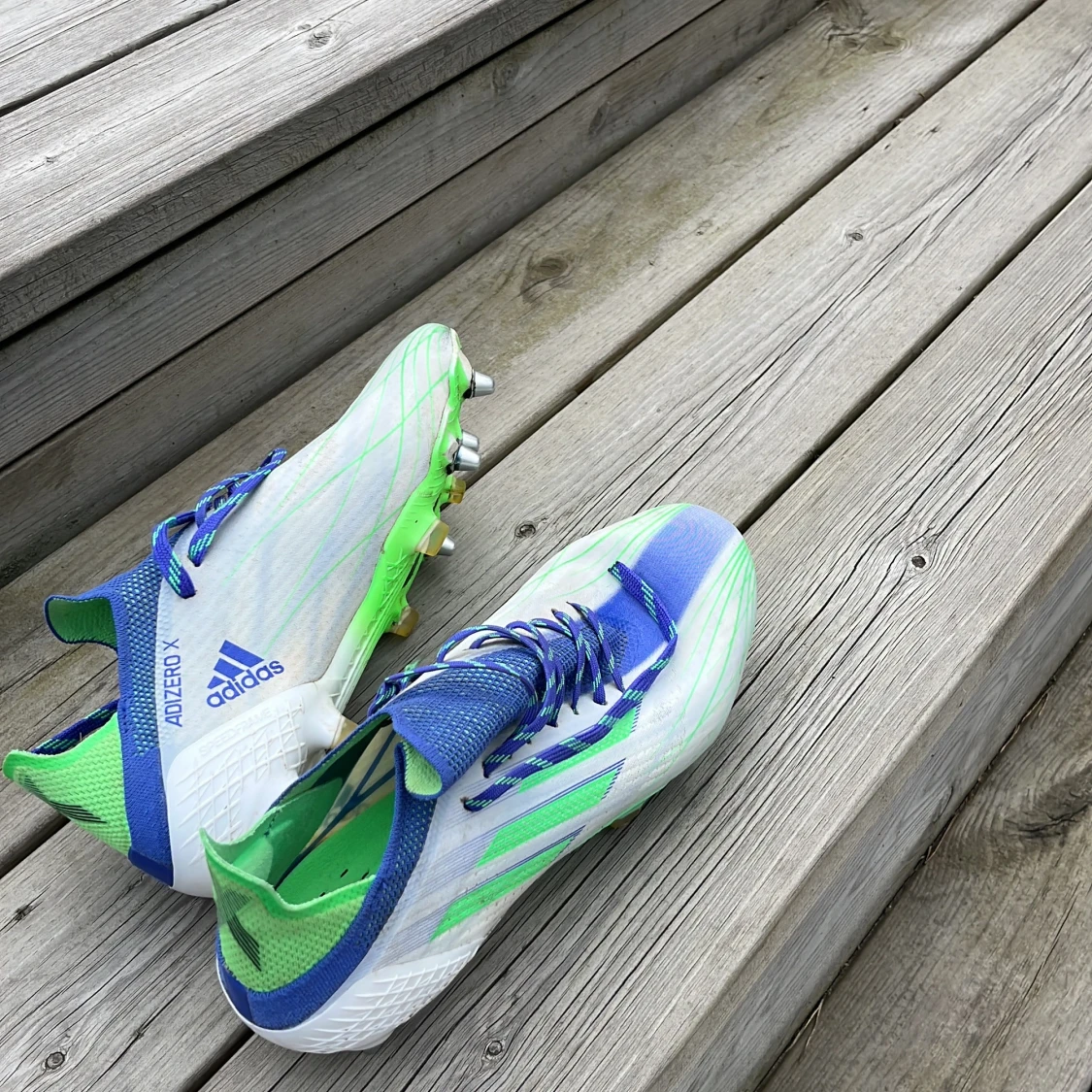 Adidas fotbollsskor i blått och grönt - 1