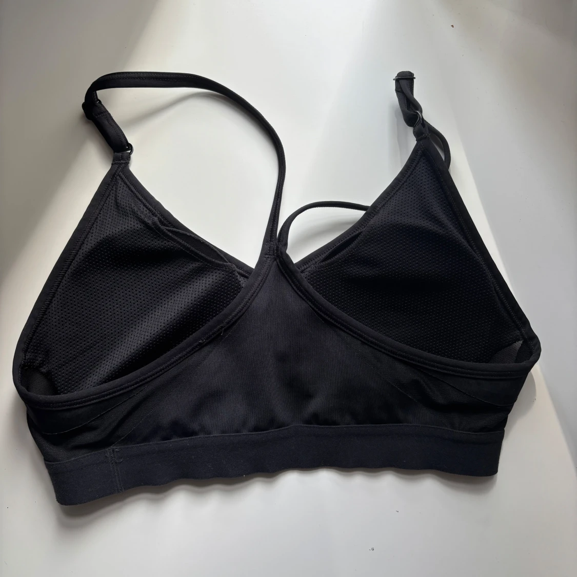 Svart sporttopp från Nike - 1