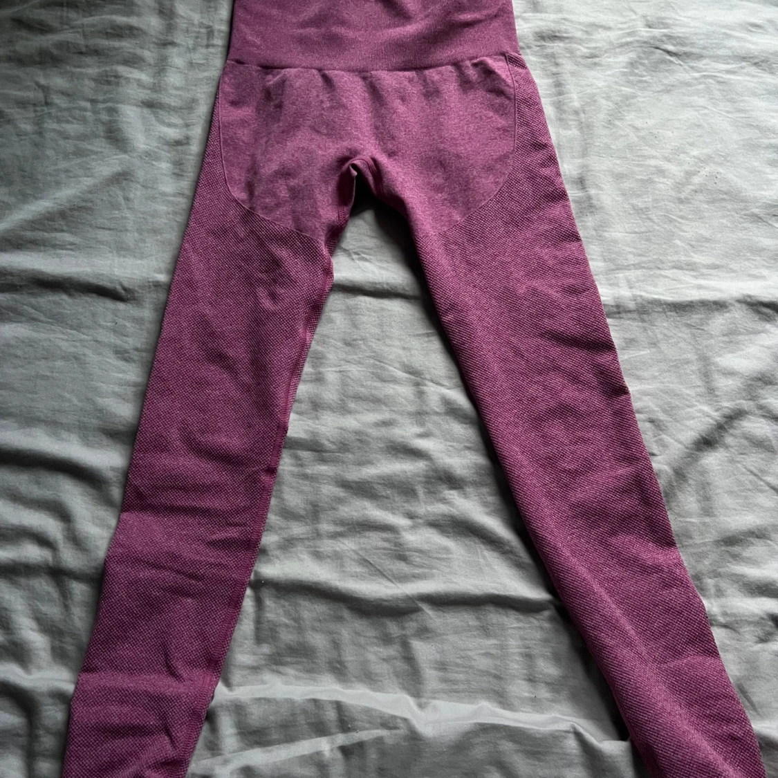 Rosa leggings från NVGTN - 2