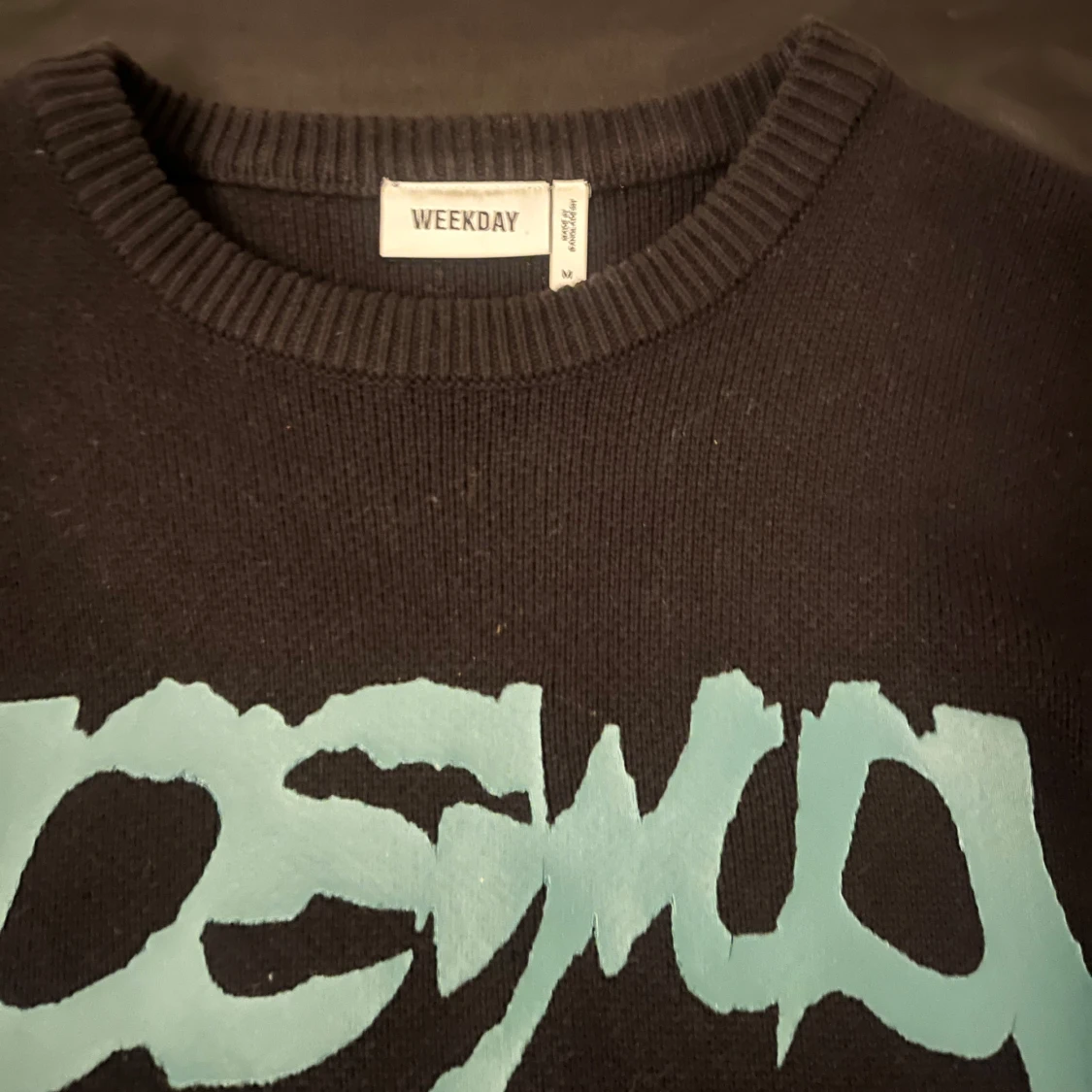 Svart Weekday tröja - 2