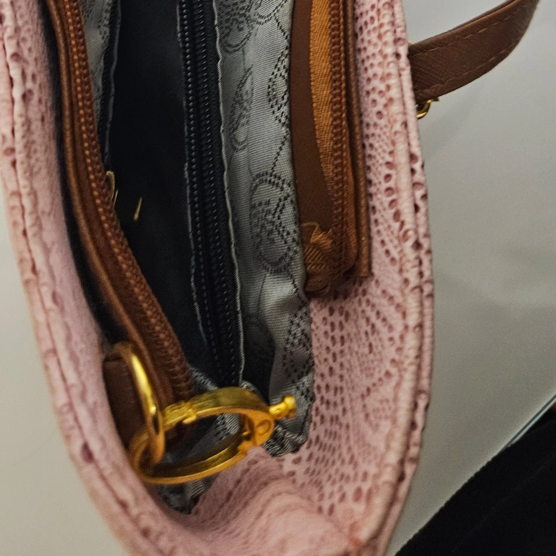 Rosa axelväska från Michael Kors - 3