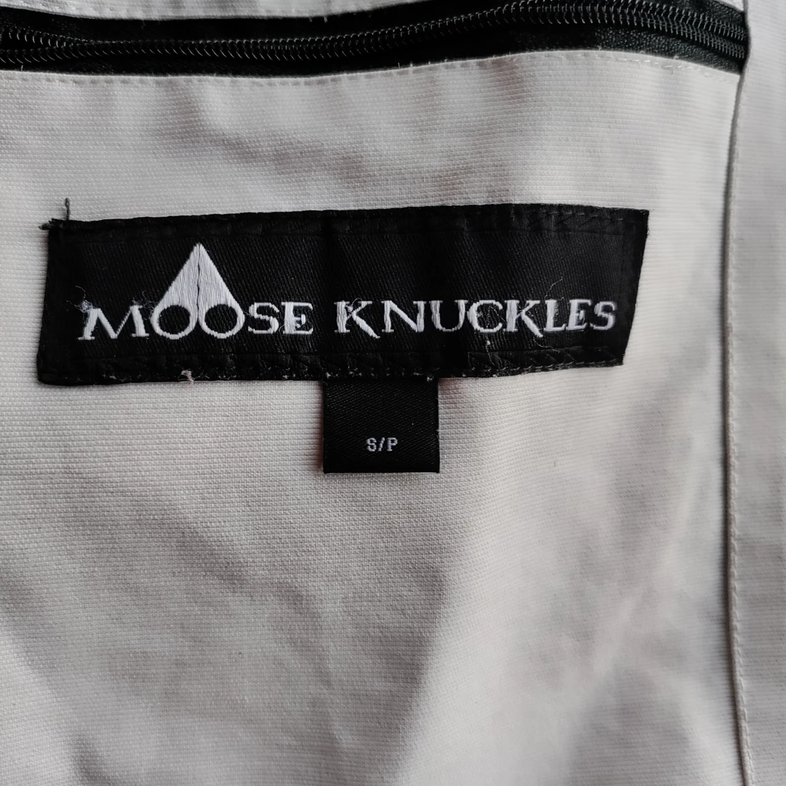 Vit dunjacka från Moose Knuckles - 4