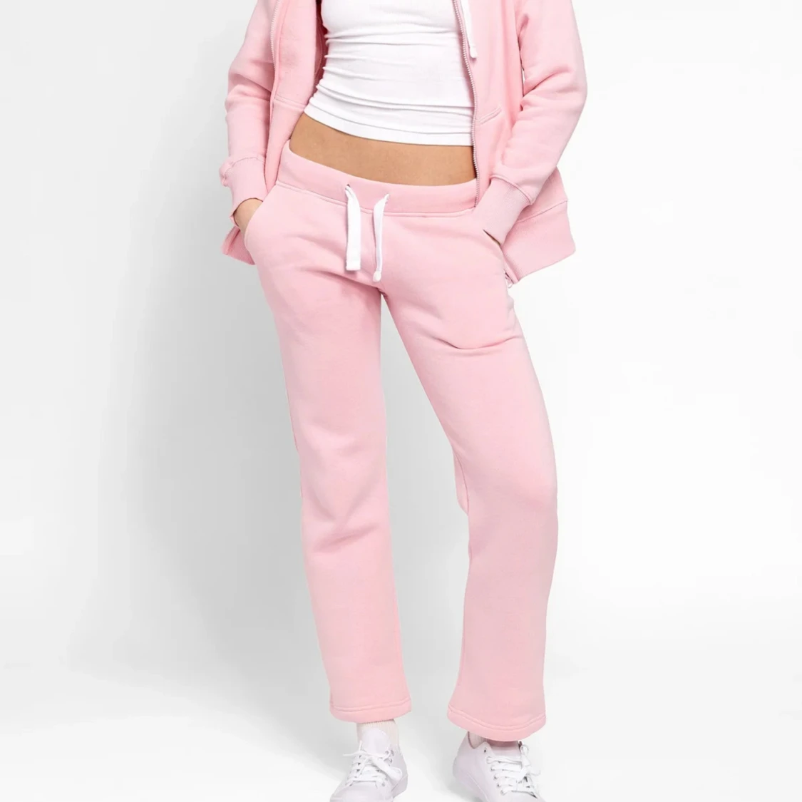 Rosa mjukisbyxor med raka ben