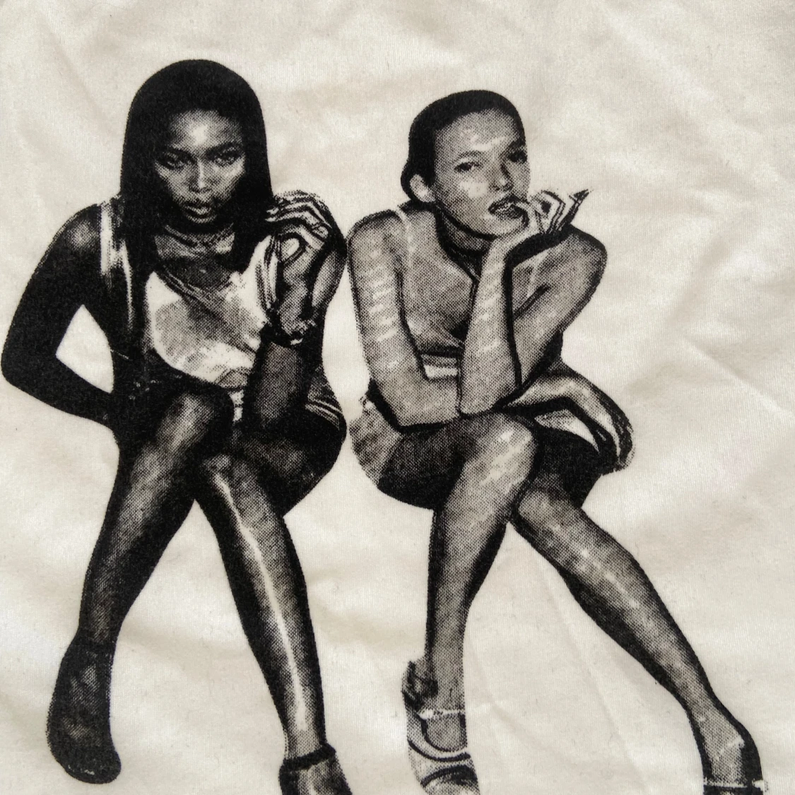 Vit t-shirt med tryck - 2