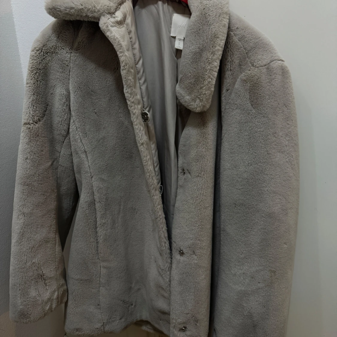 Grå pälsjacka