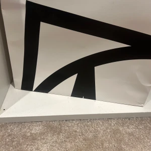 Mystery box med kläder - En mystery box med 20 klädes plagg och väskor med märken allt från new yorker till Prada💕