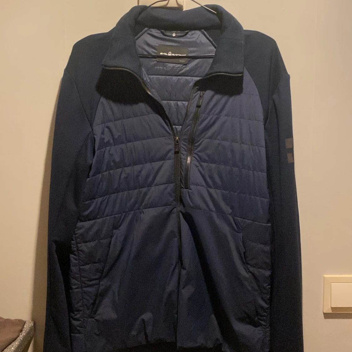 Mörkblå cardigan från Sail Racing