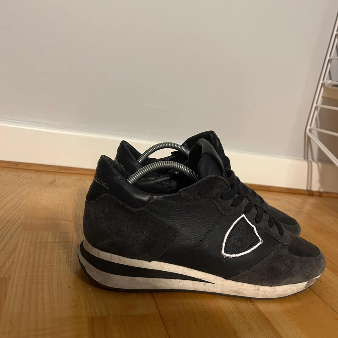 Marinblå sneakers från phillipe model - 2