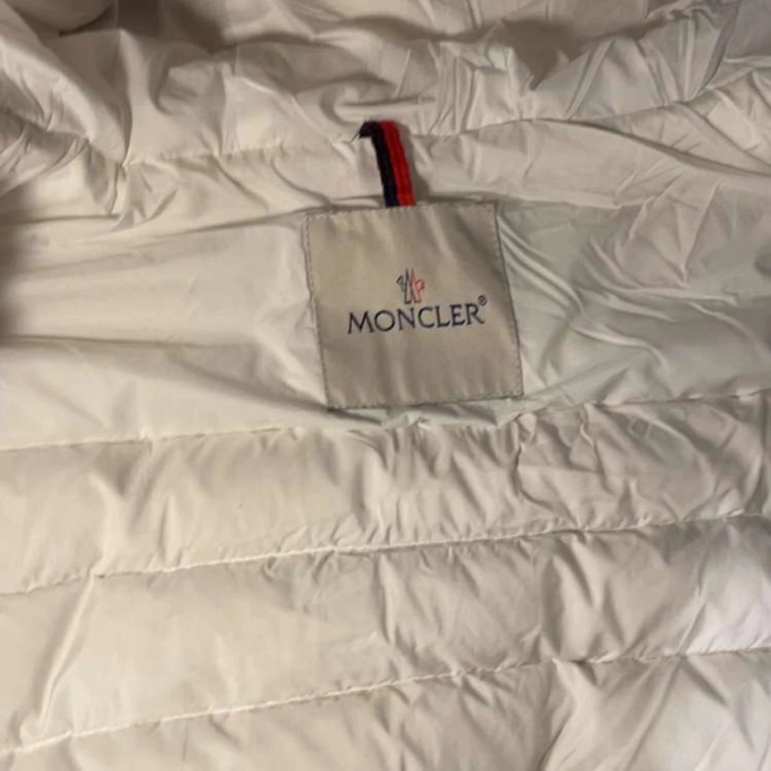 Vit dunjacka med huva - 4