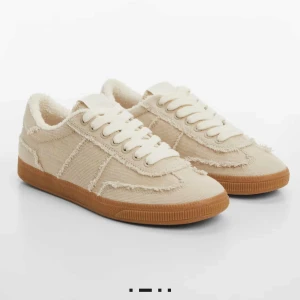 Oanvända mango sneakers! - Superfina helt nya skor från mango. Säljer då det blev fel storlek och kan inte lämna tillbaka längre💕köpta för 599 kr