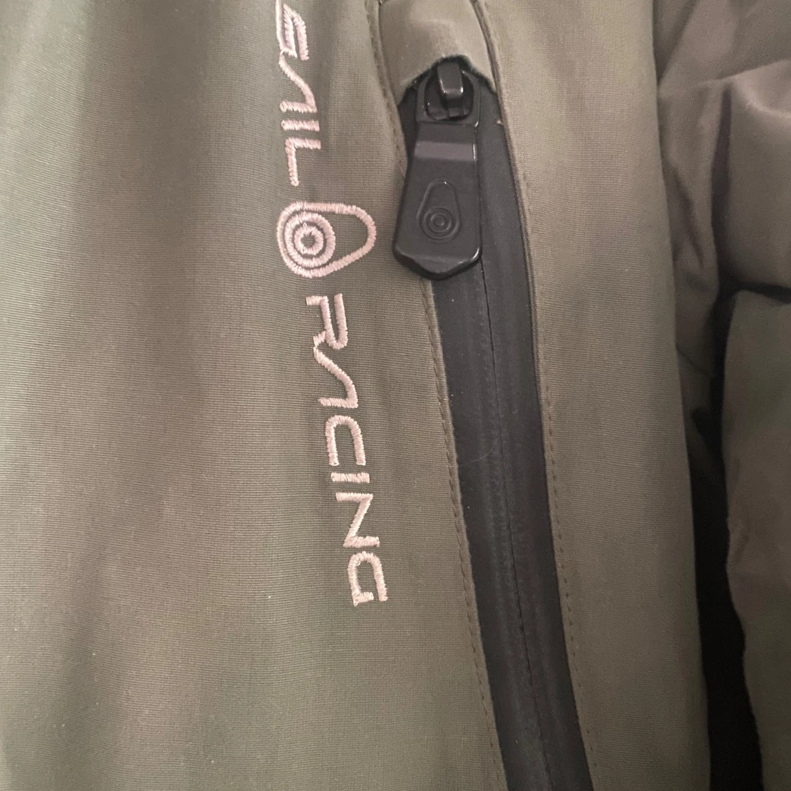 Grön parkajacka i dun från Sail Racing - 2