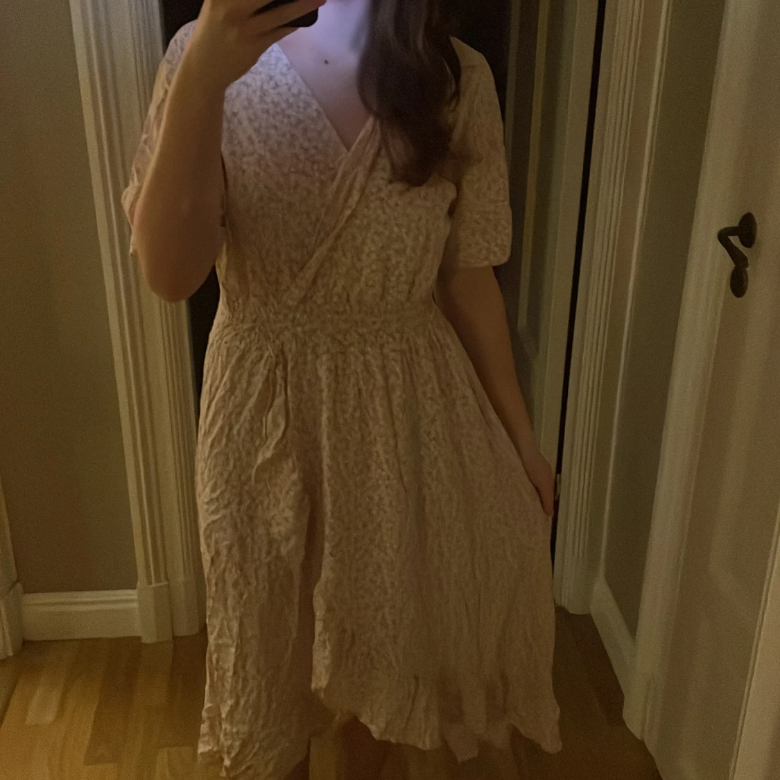 Ljusrosa blommig klänning - 1