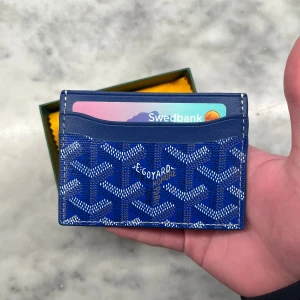 Korthållare - Säljer en sprillans ny korthållare, aldrig använd