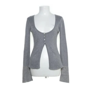 Söt tröja  - Söt tröja/cardigan/kofta. Älskar denna väldigt mycket, den är såååå gosig