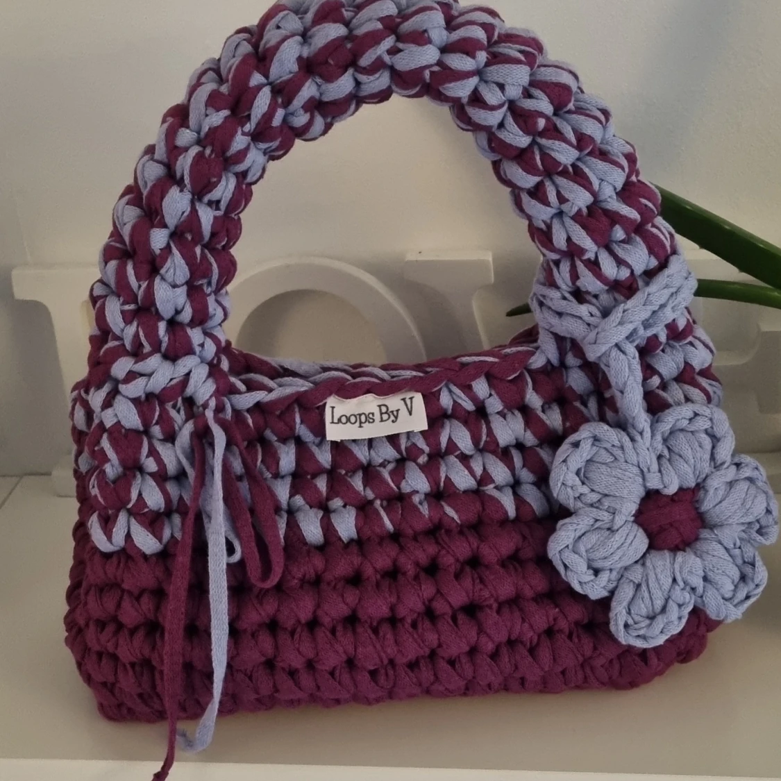 Virkad väska från Loops By V