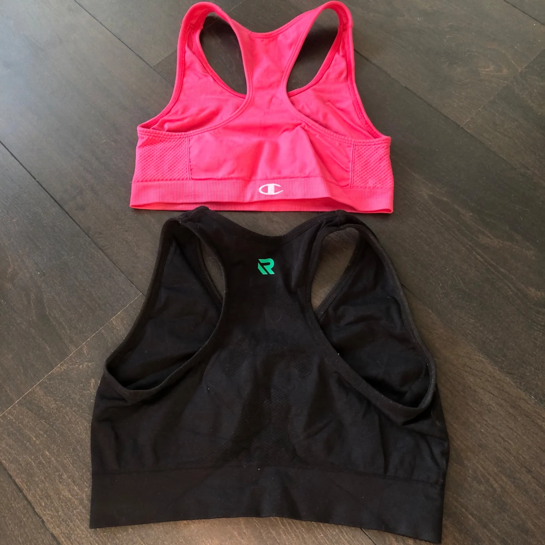 Två sport-bh:ar från Champion och Röhnisch - 1