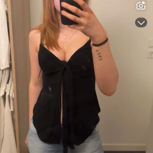 Linne - Ett fint linne ifrån ginatricot som inte kommer till användning då den är lite för liten 😃