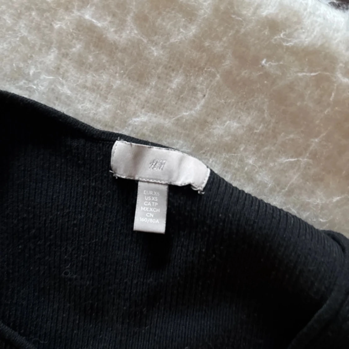 Svart långärmad klänning från H&M - 1