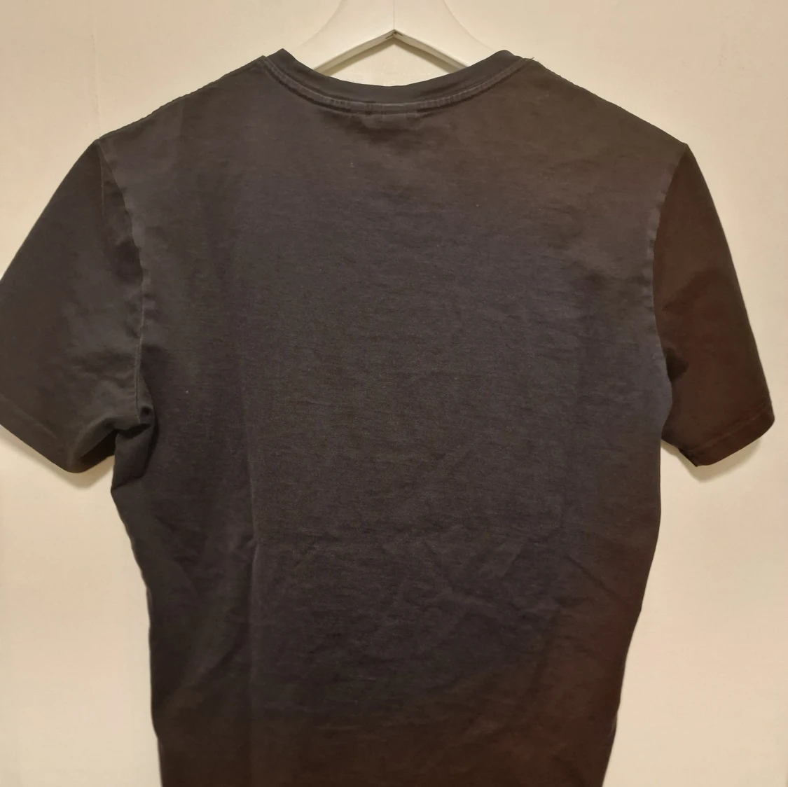 Svart t-shirt från H&M - 1