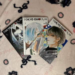 Tokyo Ghoul:re Volym 1-3 - Säljer de tre första volymerna av manga-serien Tokyo Ghoul:re av Sui Ishida. Är på engelska och i nyskick. Säljer alla 3 för 150kr. Köpta för 129kr styck