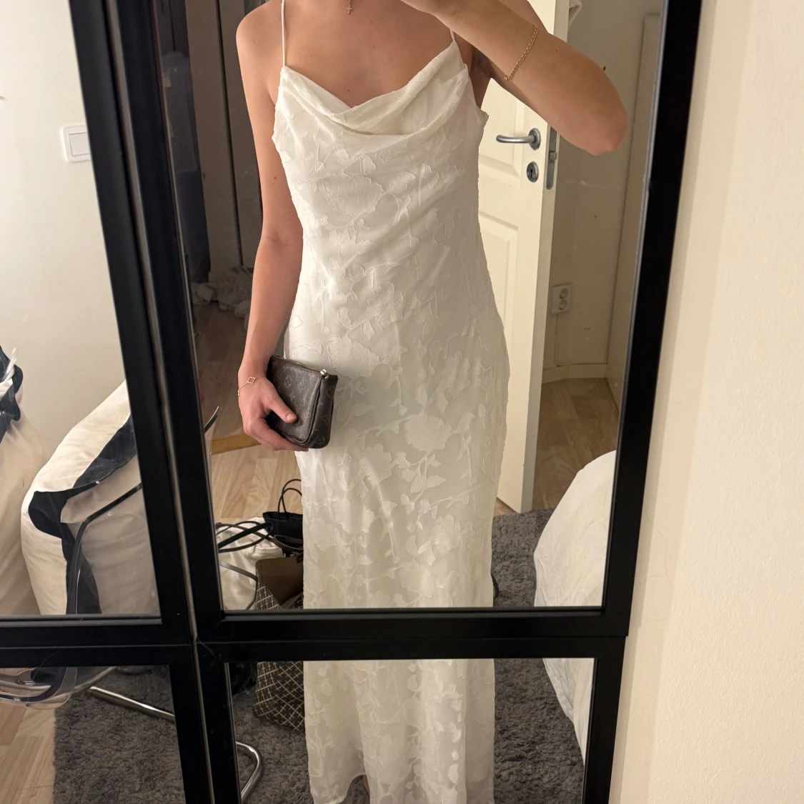 Klänning med blommönster - 2