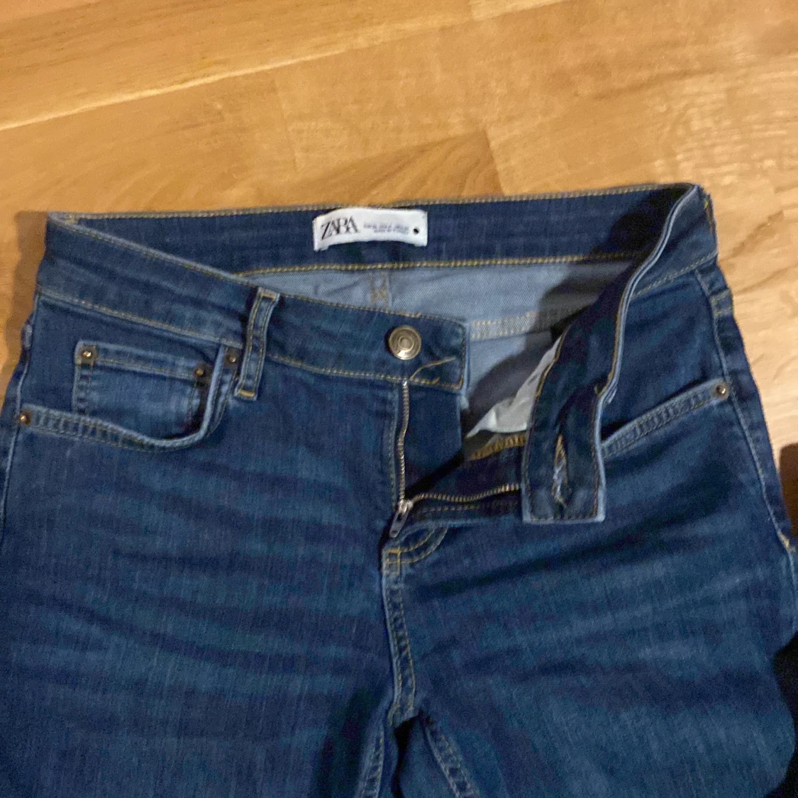 Blå bootcut jeans från Zara! Perfekt skick!  - 4