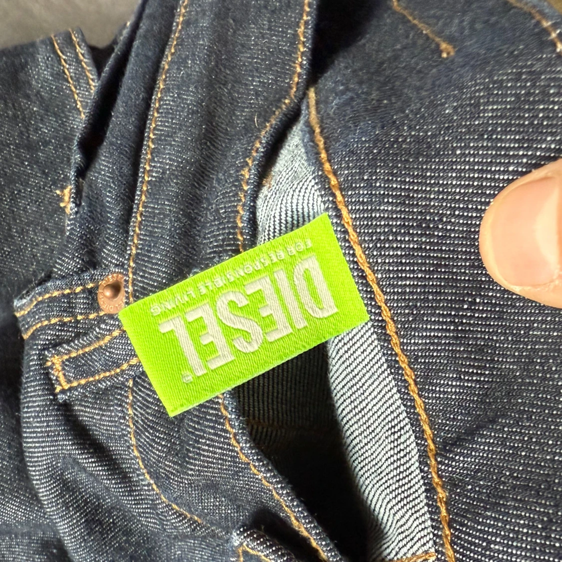 Mörkblå jeans från Diesel - 2