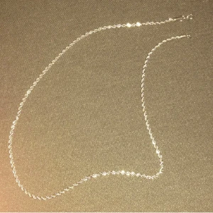 Äkta silver kedja - En fin silver kedja i mycket bra skick knappt använd. 55cm, 