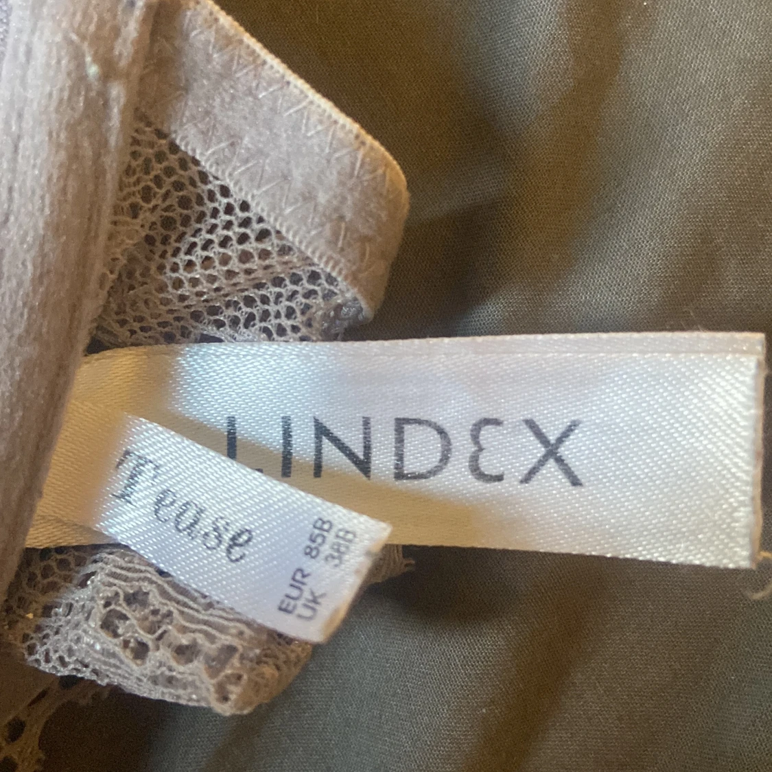 Grå spets-BH från Lindex - 2