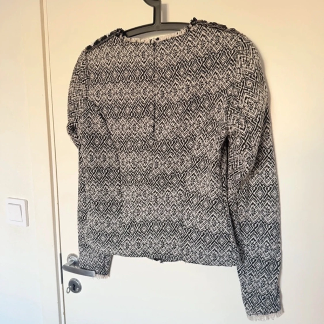 Svartvit mönstrad jacka från La Redoute - 3