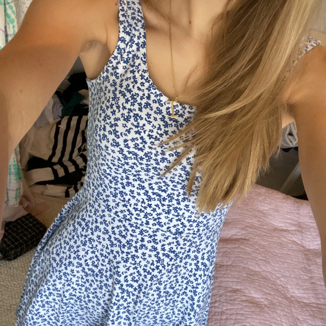 Blå blommig klänning från Don't Call Me Jennifer - 2
