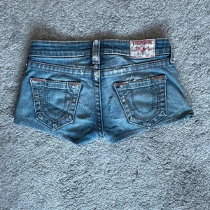 True religion jeans shorts  - True religion low waist jeans shorts. Storlek 26