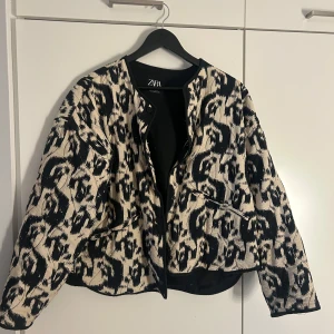 Zara jacka - Super snygg str 38 . använd men bra skick