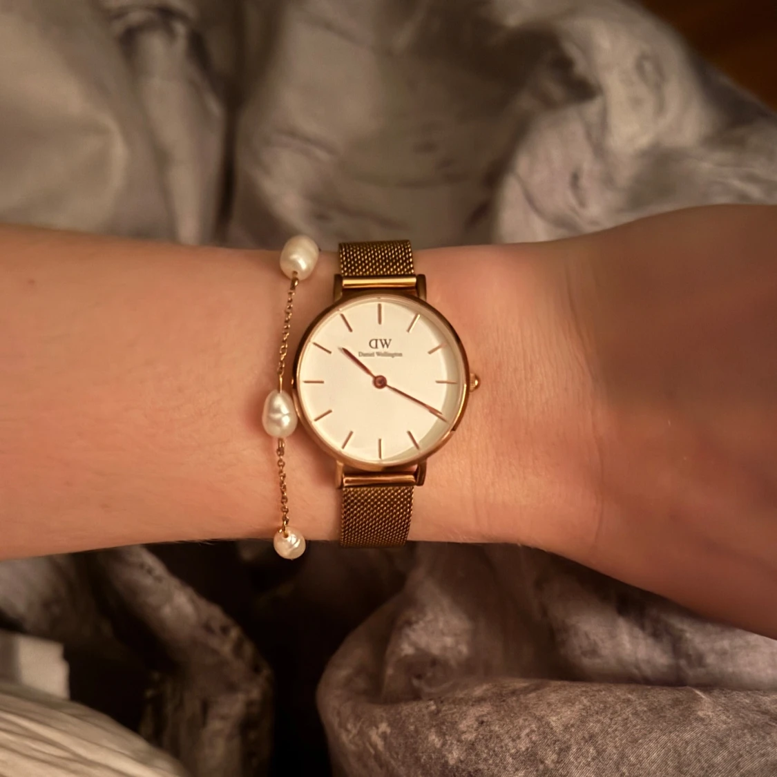 Guldfärgad klocka från Daniel Wellington