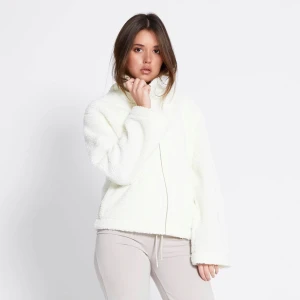 Teddy jacka - Svin söt Teddy jacka från lager som andvänd typ 5 gånger!! Skriv för frågor💘🍸🔥