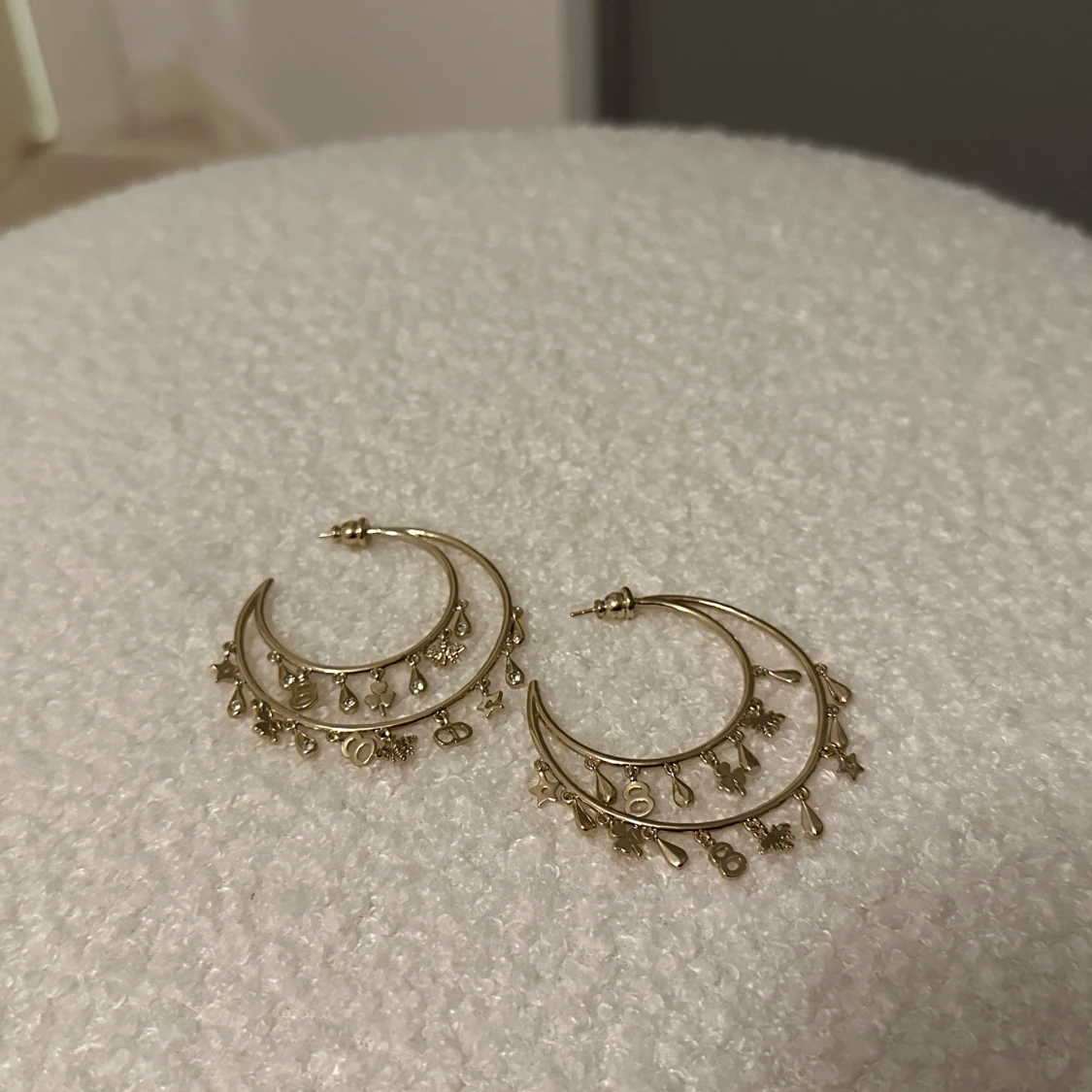 Guldörhängen från Dior - 3